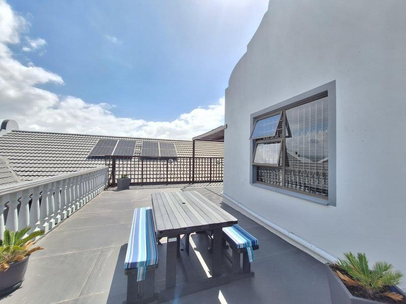 4 Bedroom Property for Sale in Fraaiuitsig Western Cape